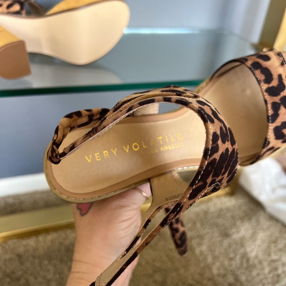 Very Volatile Ashlee dress sandal leopard size 6 - Picture 5 of 7
